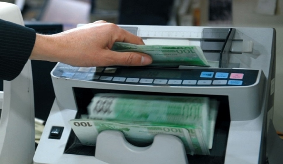 Bizneset shtojne fitimet, ulin edhe huamarrjen ne banka